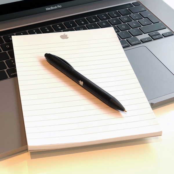 Apple Notepad, DIN A5, 50 Blatt, weiß